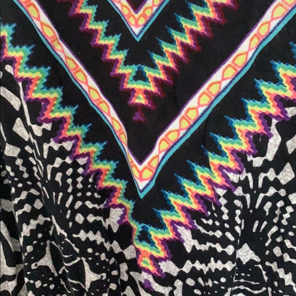 Francesca’s Geometric Pattern Romper - image 3